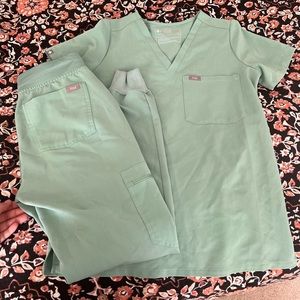 Figs JADE scrubs